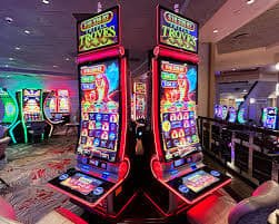 Giao diện nền tảng csmn hiển thị sportsbook và casino trên màn hình desktop